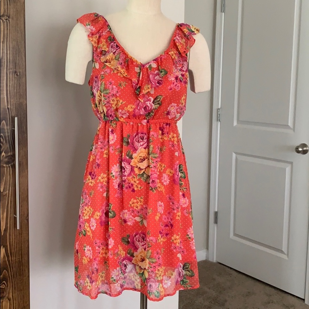 Dainty Sunday Dress Medium